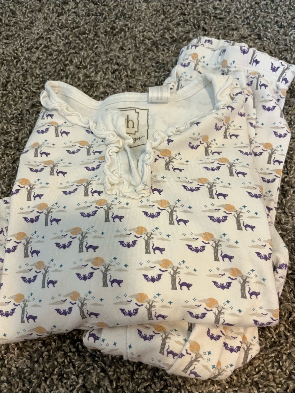 Lila & Hayes Pima pajamas size 6 girls School buses and Halloween long sleeve l - Picture 3 of 5